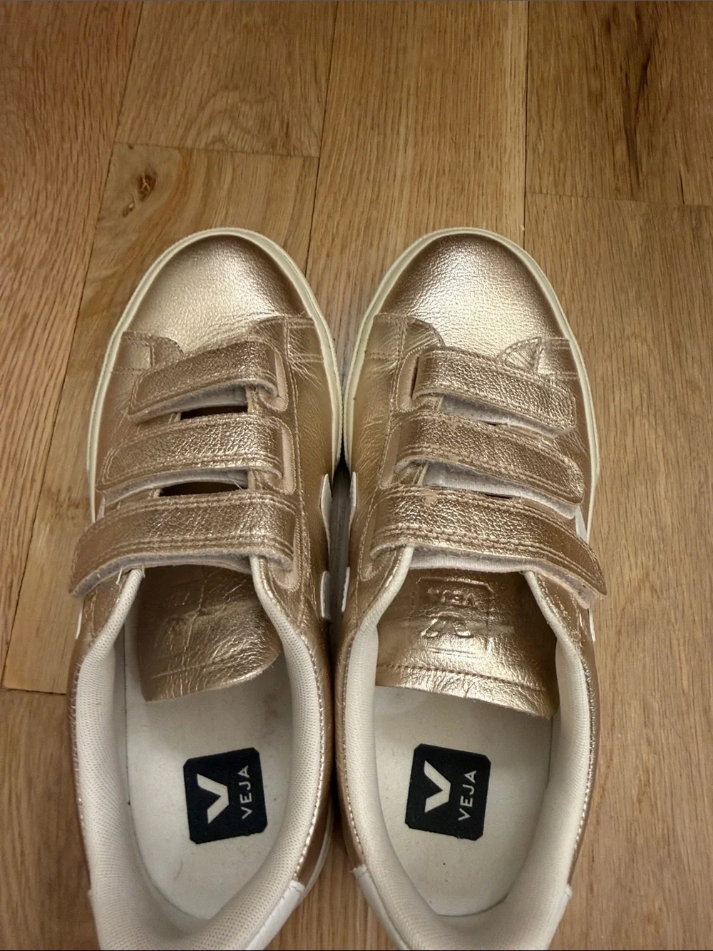 Veja low profile